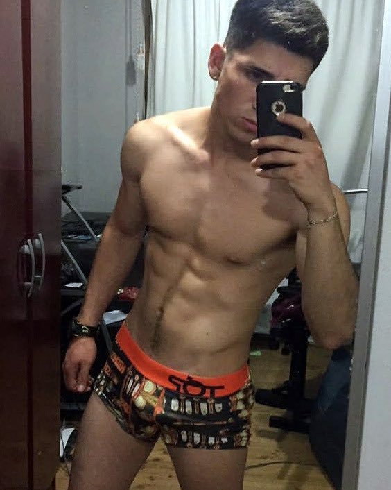 Nudes do HÉTERO que foi enganado